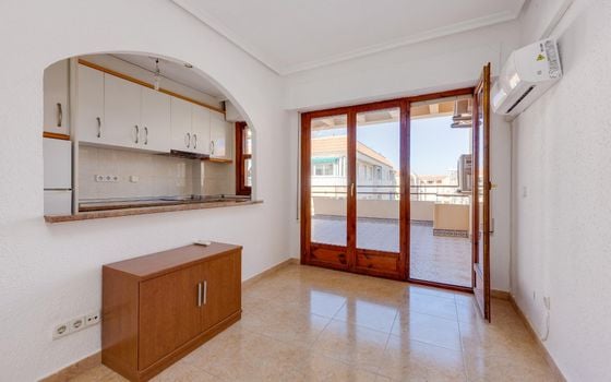 2 bedroom Penthouse in Torrevieja - CYM160888 - Photo - Small - 6