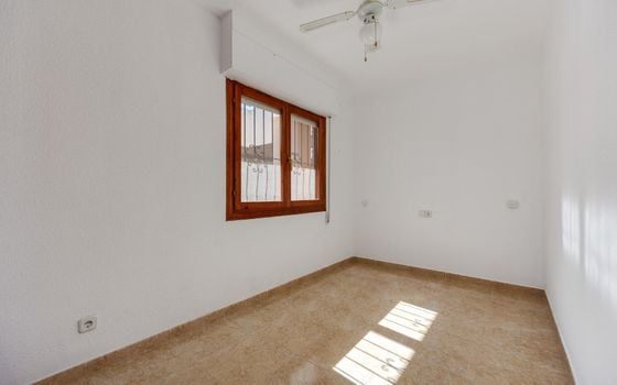 2 bedroom Penthouse in Torrevieja - CYM160888 - Photo - Small - 14