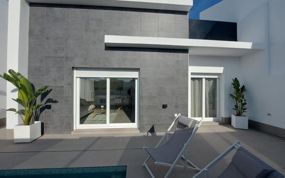 Villa de 2 habitaciones en Roldan - LB47102 - Foto - 1