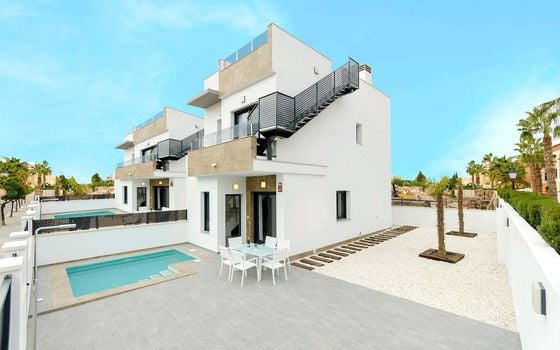 Villa de 3 chambres à Torrevieja - SUN47137 - Photo - 1