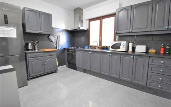 6 bedroom Villa in Villamartin - VRE29853 - Photo - Small - 8