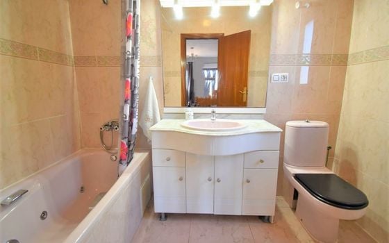 6 bedroom Villa in Villamartin - VRE29853 - Photo - Small - 16