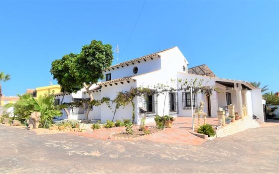 Villa de 4 chambres à Villamartin - VRE42116 - Photo - 1