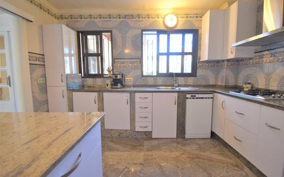 Villa de 4 chambres à Villamartin - VRE42116 - Photo - Small - 9
