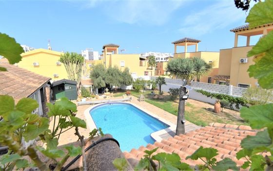 Villa de 4 chambres à Villamartin - VRE42116 - Photo - Small - 36
