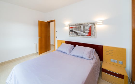 5 bedroom Villa in Orba - OH42567 - Photo - Small - 11
