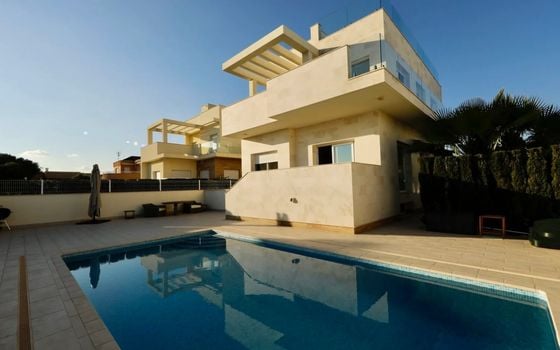 Villa de 5 chambres à La Senia - SBL1117635 - Photo - 1