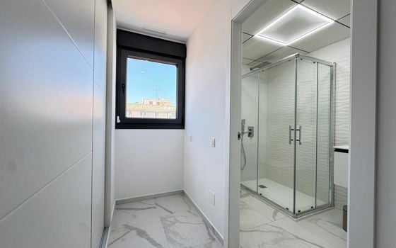2 bedroom Penthouse in Torrevieja - AG97074 - Photo - Small - 23