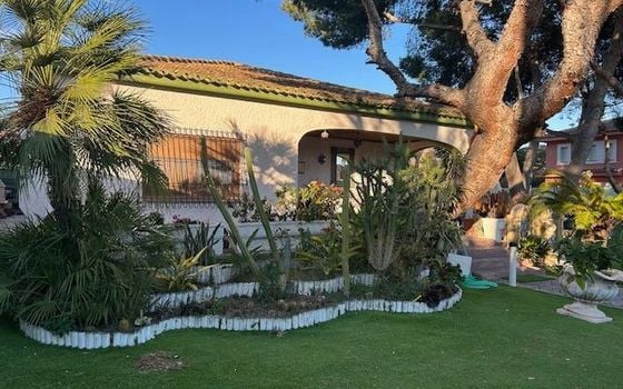 Villa de 3 chambres à Dehesa de Campoamor - URE75789 - Photo - 1