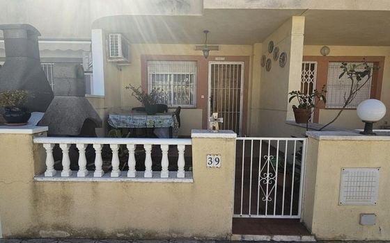 2 bedroom Bungalow in Guardamar del Segura - VEC78108 - Photo - 4