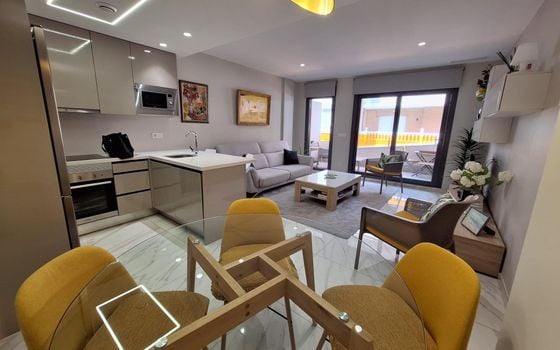 Appartement de 2 chambres à Torrevieja - SHL80097 - Photo - 1