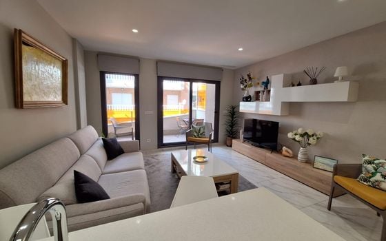 Appartement de 2 chambres à Torrevieja - SHL80097 - Photo - 3