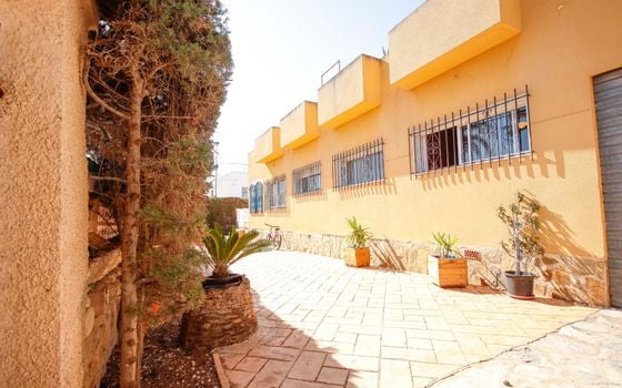 3 bedroom Villa in Torrevieja - SV83353 - Photo - 1