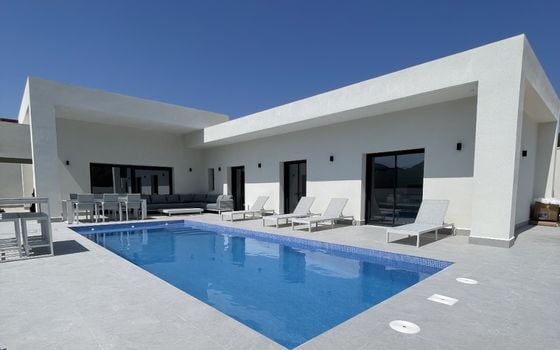 Villa de 3 habitaciones en Pinoso - CLR25026 - Foto - 1