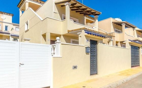 Villa de 3 chambres à Villamartin - MVR87686 - Photo - 1