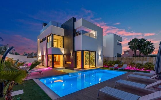 3 bedroom Villa in Torrevieja - ERD159686 - Photo - 1