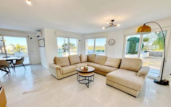 4 bedroom Villa in San Miguel de Salinas - SHL93592 - Photo - 3