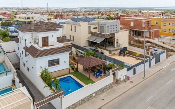 Villa de 4 chambres à Los Montesinos - BCH94351 - Photo - Small - 44