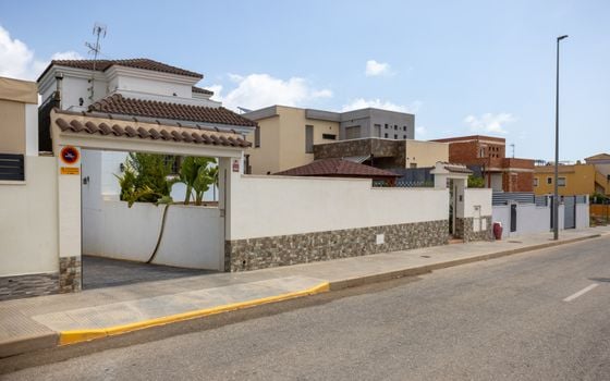 Villa de 4 chambres à Los Montesinos - BCH94351 - Photo - Small - 42