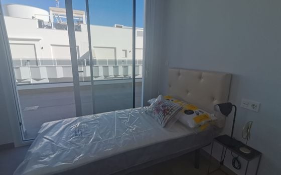 2 bedroom Penthouse in Torrevieja - AGI35632 - Photo - Small - 6