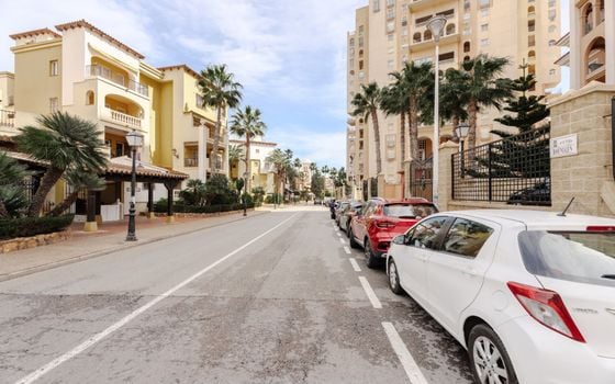 2 Schlafzimmer Appartement in Torrevieja - CBE98016 - Foto - Small - 19