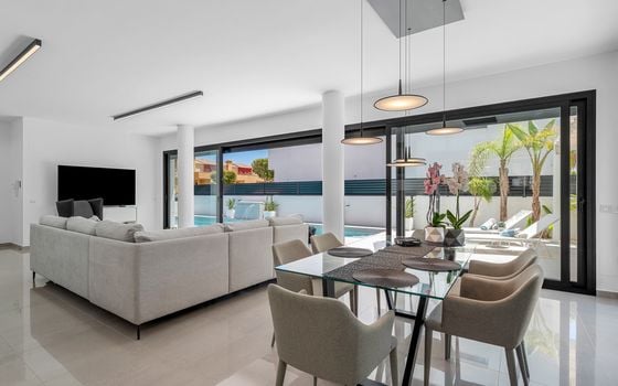4 bedroom Villa in Guardamar del Segura - CBB149858 - Photo - Small - 8