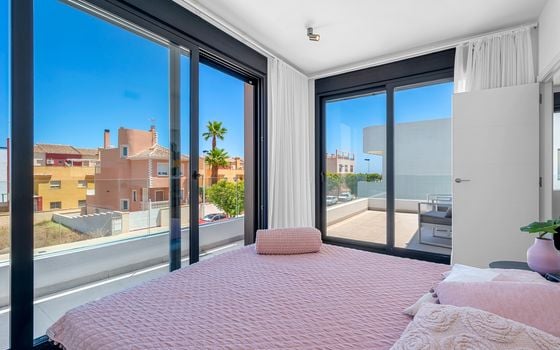4 bedroom Villa in Guardamar del Segura - CBB149858 - Photo - Small - 17