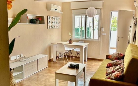 Apartamento de 2 habitaciones en Torrevieja - CT137962 - Foto - 1