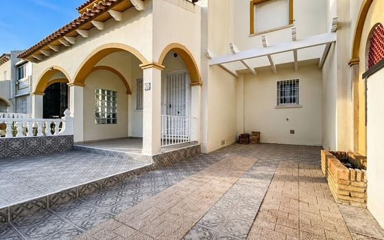 2 bedroom Townhouse in Los Almendros - MVR139352 - Photo - 1