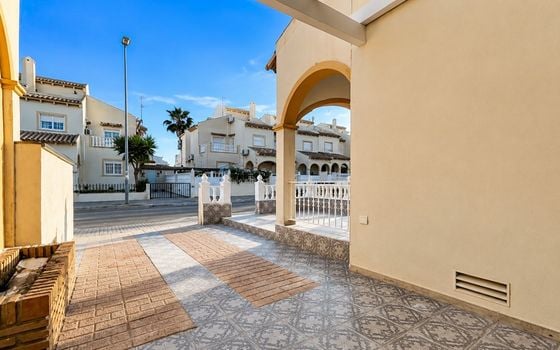 2 bedroom Townhouse in Los Almendros - MVR139352 - Photo - 3