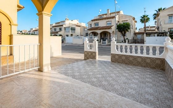 2 bedroom Townhouse in Los Almendros - MVR139352 - Photo - 4