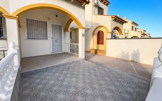 2 bedroom Townhouse in Los Almendros - MVR139352 - Photo - 2