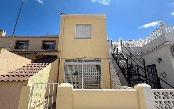 Adosado de 2 habitaciones en Torrevieja - AG151303 - Foto - 1