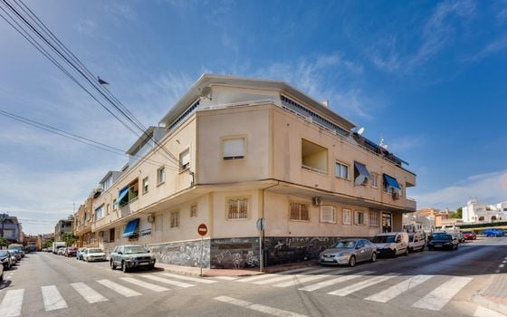 2 bedroom Penthouse in Torrevieja - CYM156292 - Photo - 1