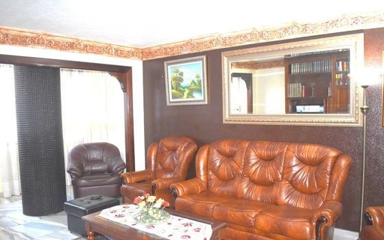 - JL157181 - Photo - 1