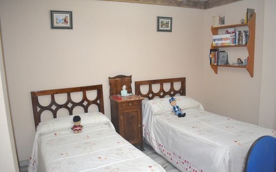 - JL157181 - Photo - Small - 18